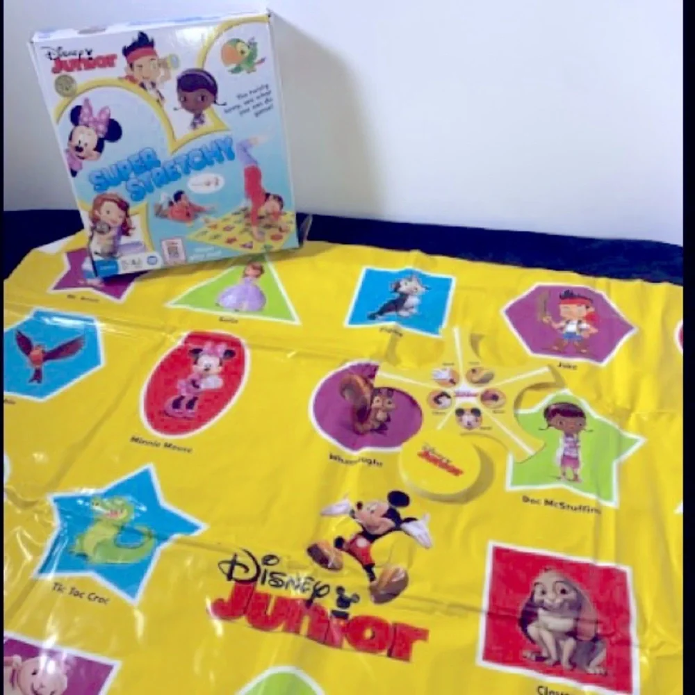DISNEY JUNIOR Super Stretchy Game, The twisty, turny, see what you can do game!